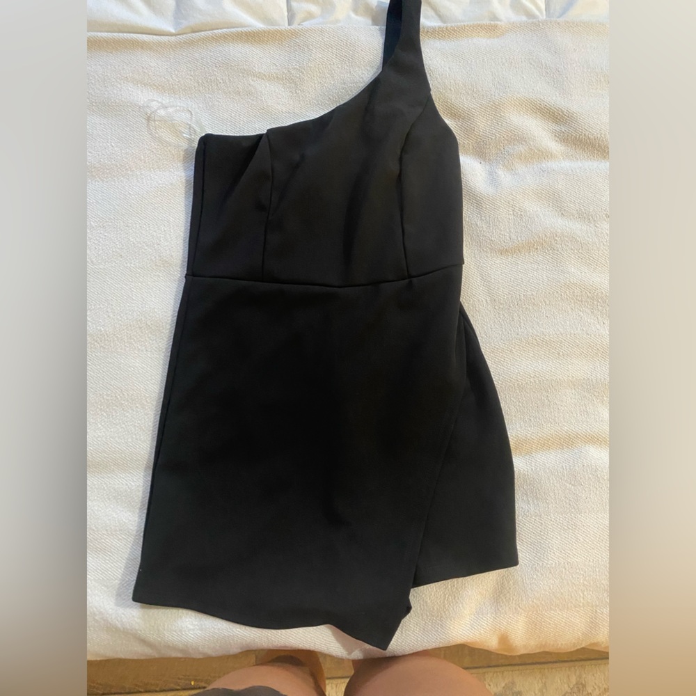 Blue blush black romper size small